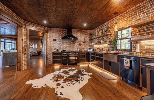 Townsend House | Riverfront Luxury Waterfront Home W/Hot Tub and Marsh-view