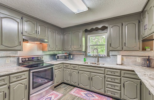 Milton Cabin | Riverfront Milton Cabin w/Boat Ramp & Dock!