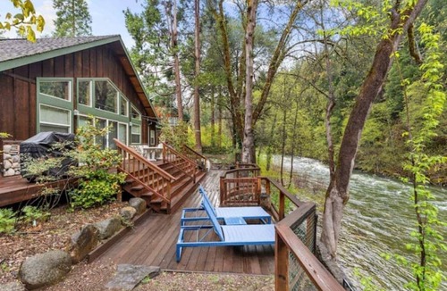 Castella House | Riverfront Oasis on the Upper Sacramento River