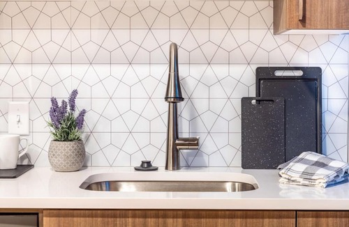 Riverside Apartment | Riverfront Park Travel Apartments