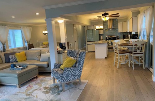 Elwood House | 🌊 Riverfront Peninsula Retreat，Private Beach Forest Views