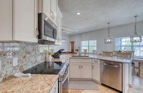 Palm Harbor House | Riverfront *Pool *Dock *Billiard