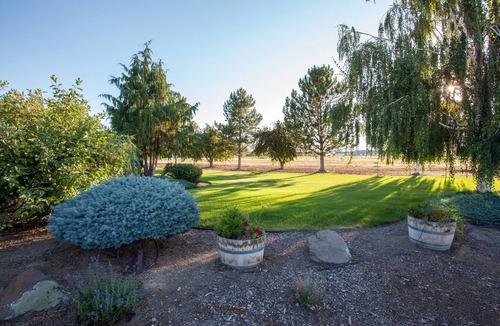 Prosser House | Riverfront Ranch House in Wine Country