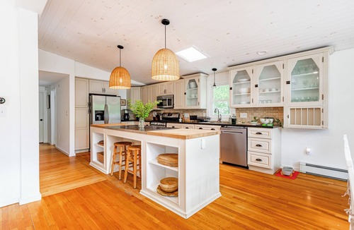 Cuddebackville Cabin | Riverfront Retreat | Hot Tub, Firepit & Pool Table