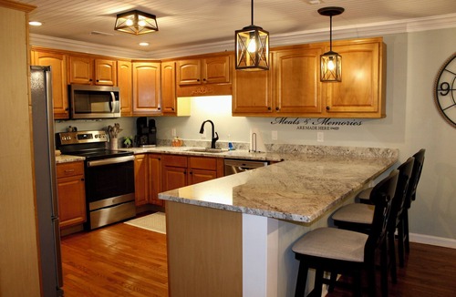 Walland Cabin | Riverfront Retreat! 2 bdrm/2 bath with direct river access - Newly remodeled!