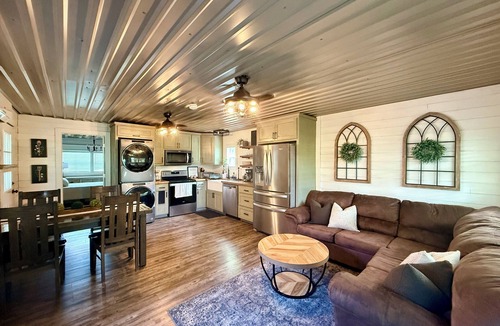 Nemo Cottage | Riverfront Retreat Near GlennRose - Brazos Escape