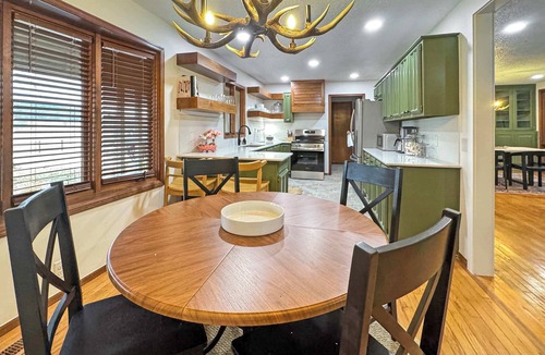 Lone Rock House | Riverfront Retreat - Right next to the White River