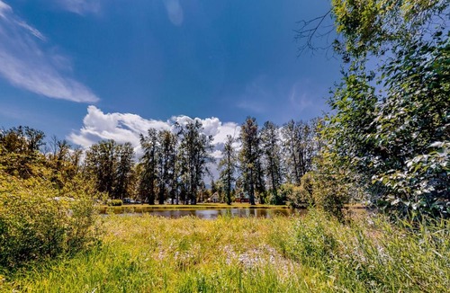 Elk Meadows House | Riverfront Retreat