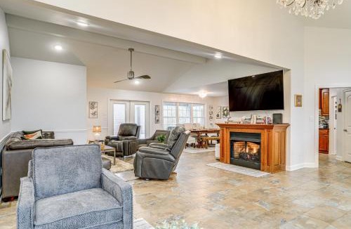 Heber Springs House | Riverfront Retreat w/Fire Pit & Deck
