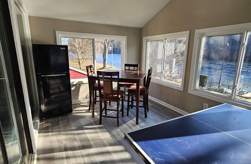 Stevenson House | Riverfront Retreat