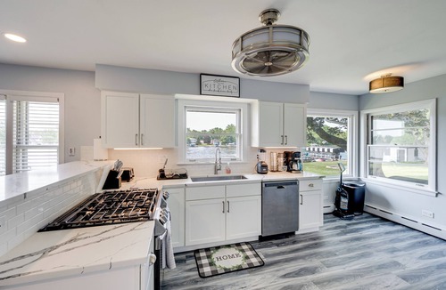 McHenry House | Riverfront Retreat w/Dock & Kayaks in McHenry