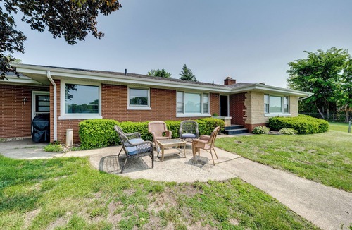 McHenry House | Riverfront Retreat w/Dock & Kayaks in McHenry