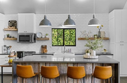 Ingram House | Riverfront Retreat · Walk to Dining · 2 Kings · Deck ·