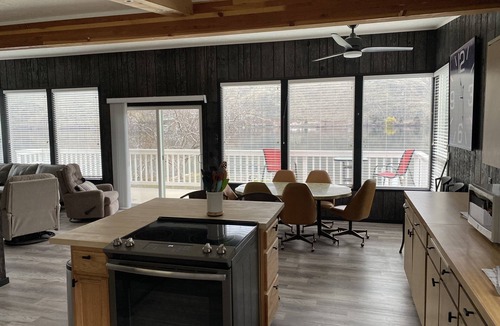 East Wenatchee House | Riverfront Rhythm