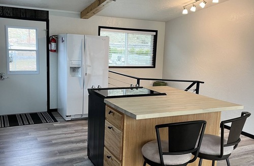 East Wenatchee House | Riverfront Rhythm