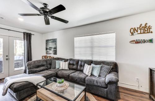 Royal House | Riverfront Royal Home with Hot Tub and Fire Pits!