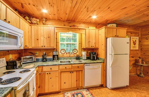 Rutherfordton Apartment | Riverfront Rutherfordton Retreat w/Fire Pit!