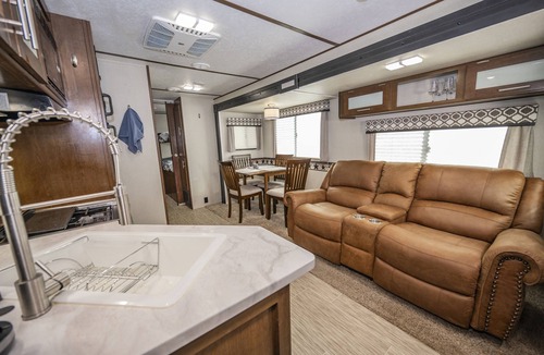 Bandera House | Riverfront RV on Medina River/1 Blk off Main in Bandera/"Hummingbird" RV