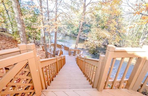 Barryton House | Riverfront Sauna, Fireplace, Firepit & Kayaks