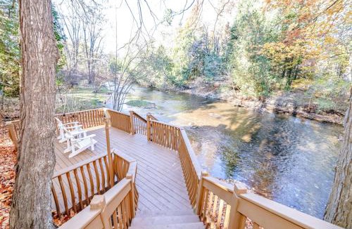 Barryton House | Riverfront Sauna, Fireplace, Firepit & Kayaks