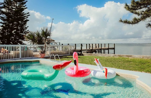 Crescent Beach Apartment | Riverfront*Shared Pool*3-Minute Walk to the Beach (202)