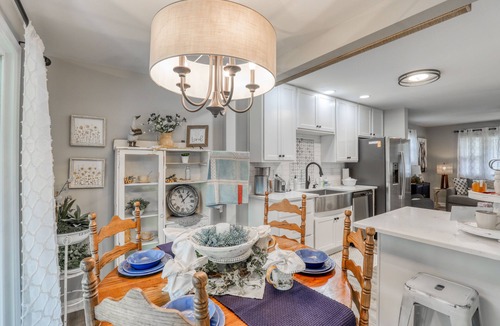 Riverton Cottage | Riverfront! Shenandoah River! Sleeps 4! New Hot Tub