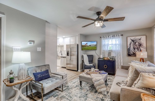 Riverton Cottage | Riverfront! Shenandoah River! Sleeps 4! New Hot Tub