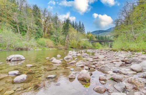 Skykomish House | Riverfront Skykomish Cabin with Private Hot Tub!