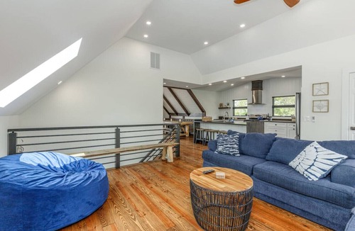 Forked River House | Riverfront Style w Kayaks Firepits and Fun