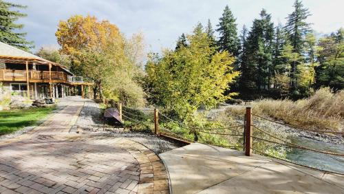 Washougal House | Riverfront Suite