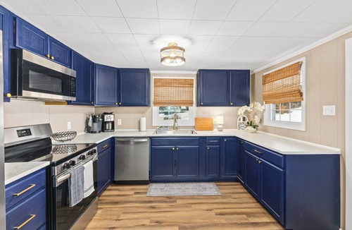 Bluff City House | Riverfront- Upper Unit | Dock | Firepit | Hot Tub | Wi-Fi