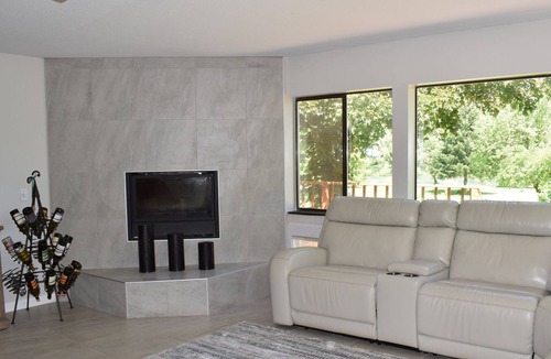 Roseburg House | Riverfront