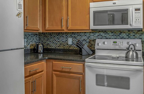 North Capitol Condo | Riverfront View near Downtown, Walk to Restaurants