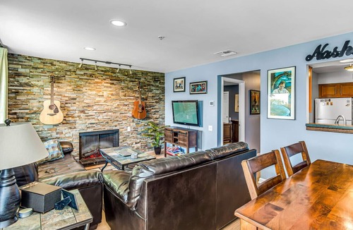 North Capitol Condo | Riverfront View near Downtown, Walk to Restaurants