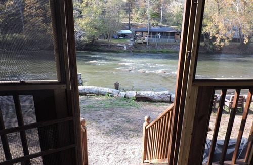 Murphy Cabin | RiverFront, WI-FI/Cell, Pet Friendly, Folk School