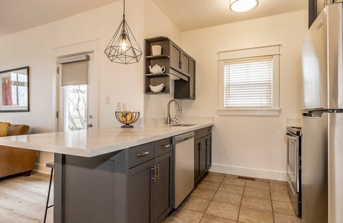 The Blue Mountains House | Rivergrass Oasis Across from Blue Mtn Hot Tub!