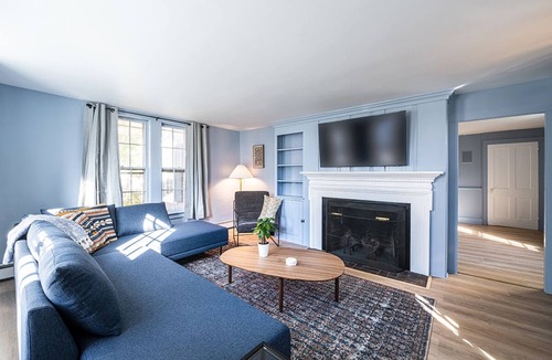 Peterborough Hotel | Riverhouse by Weekender (Formerly Jack Daniels Inn)