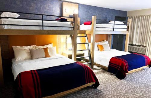 Orchard District Hotel | Riverhouse Lodge