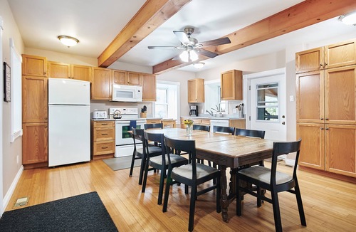 Edwardsburgh/Cardinal House | RIVERLEE 5-BEDROOM 3-ACRE WATERFRONT ESCAPE