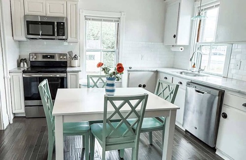 Barrington Apartment | Riverlight: Waterfront Escape