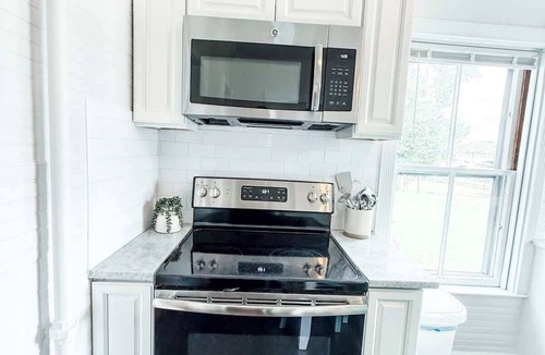 Barrington Apartment | Riverlight: Waterfront Escape