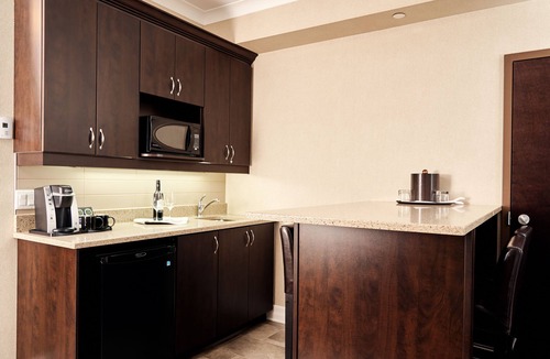 Rockland Hotel | RiverRock Inn & Conference Centre