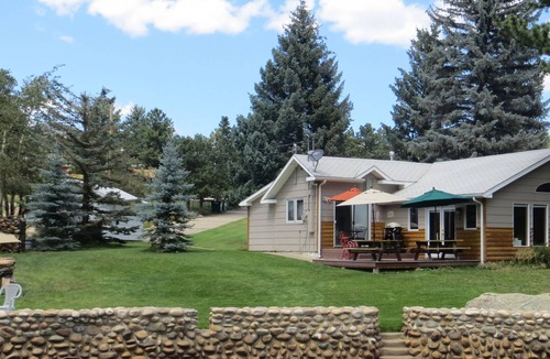 Estes Park Cabin | Rivers Edge "CATCH WILD TROUT" Discount 7 nights or more