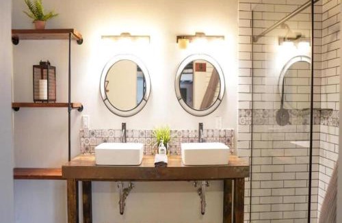 Niles Hotel | Rivers Edge Lofts - Unit 5