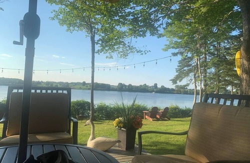 Woodstock Cottage | Rivers End Cottage-Golf, Pool, Restaurant and Bar within walking distance