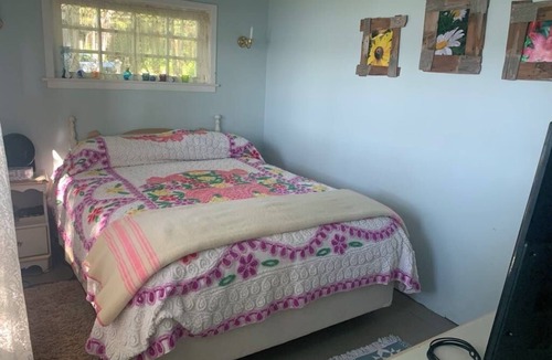 Woodstock Cottage | Rivers End Cottage-Golf, Pool, Restaurant and Bar within walking distance