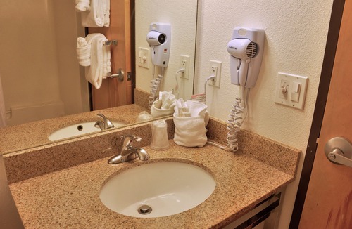 Billings Hotel | Riversage Billings Inn