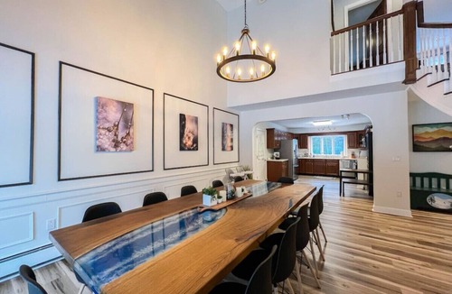 Bartlett Villa | RIVERSBEND | Private River Access, Pool, Hot Tub