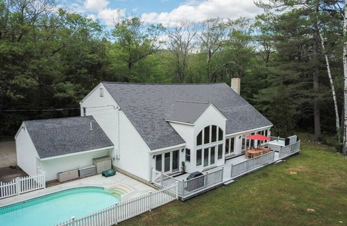 Bartlett Villa | RIVERSBEND | Private River Access, Pool, Hot Tub