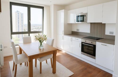Royal Docks Apartment | Riverside 2 Bed Apartment